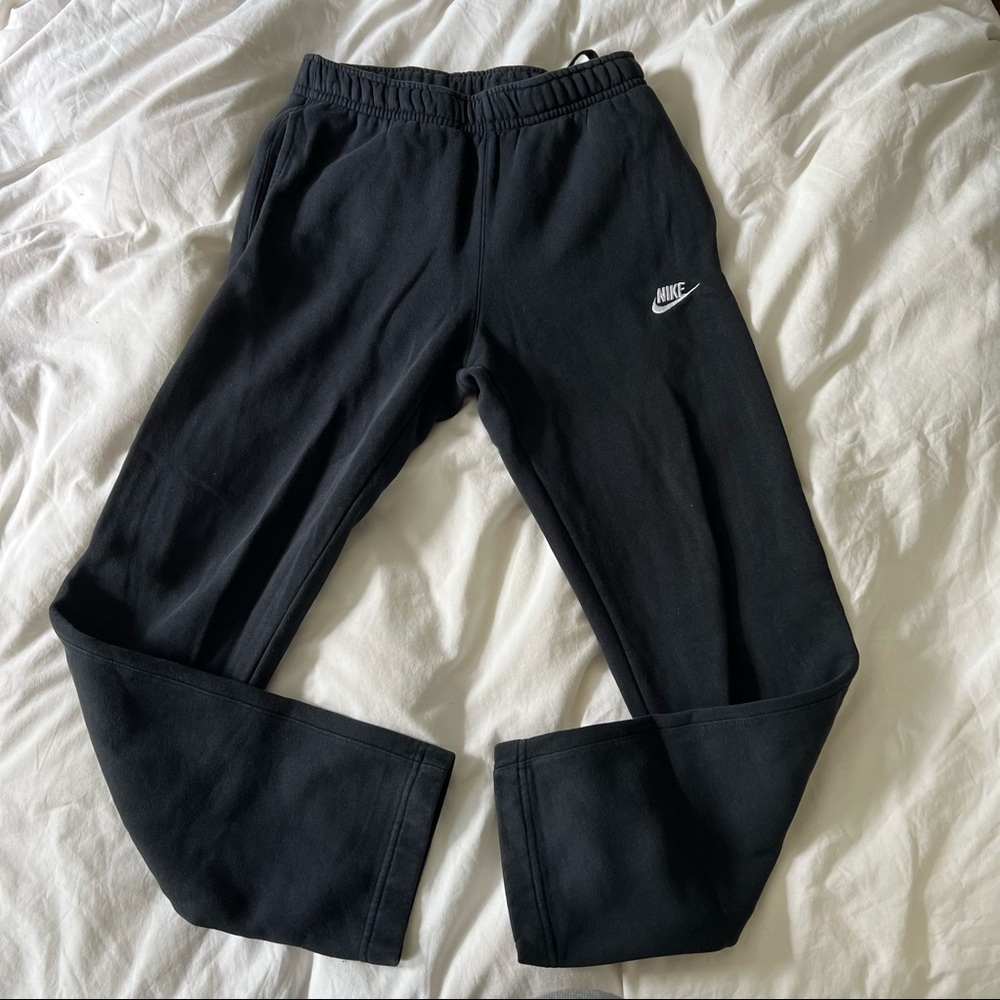 Black Nike sweatpants